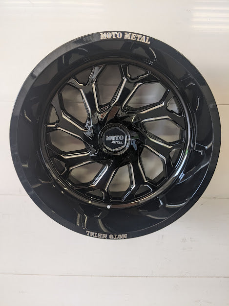Moto Metal 999 22x12 8x170 -44