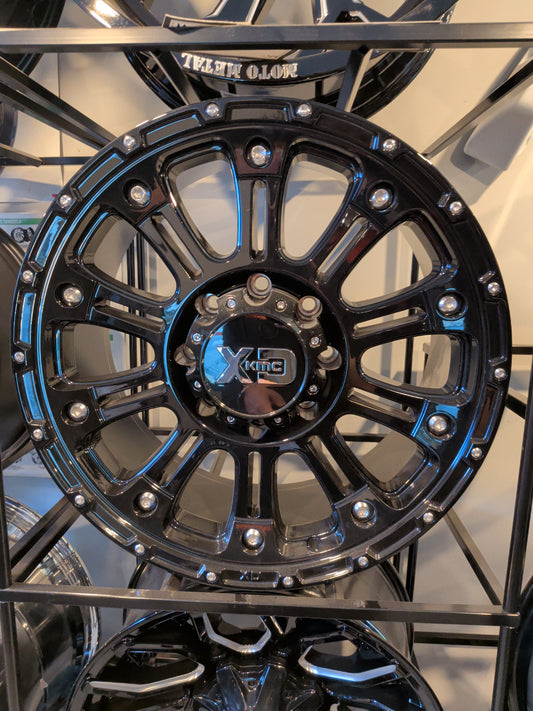 XD829 HOSS II 20x9 8x170 +18mm