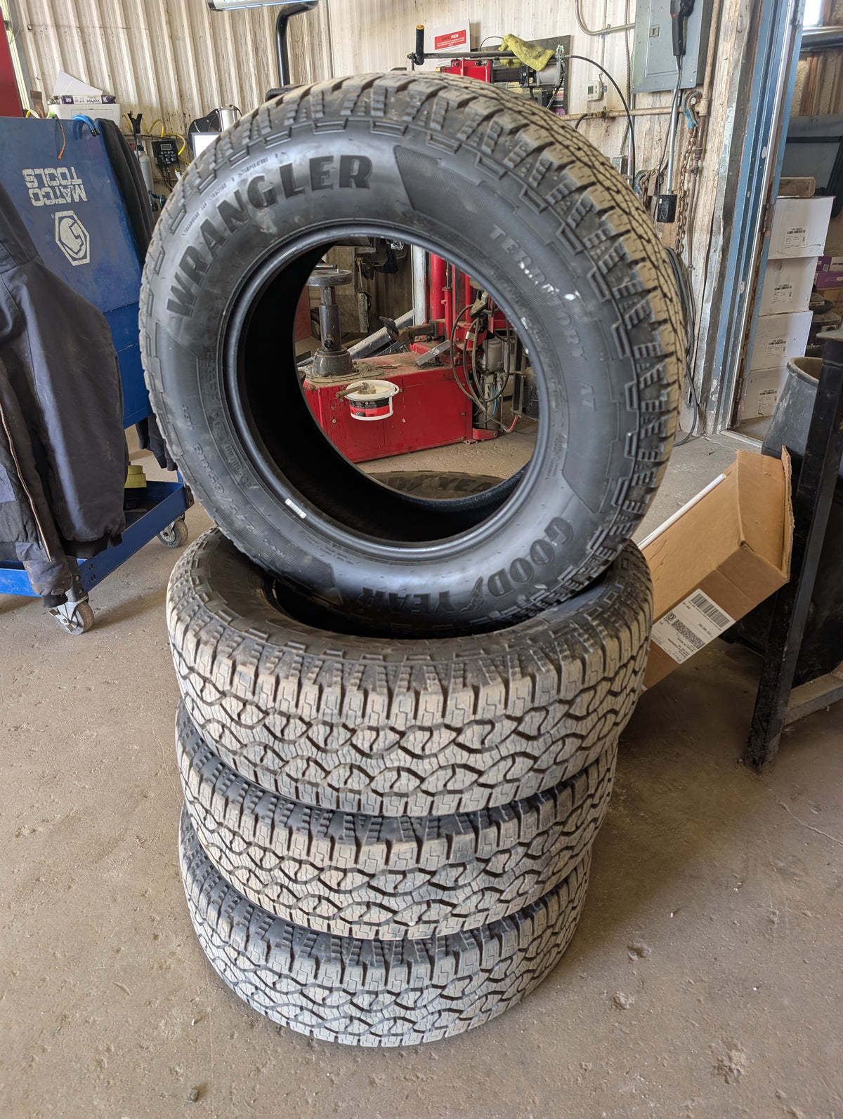 P276/65r18 Goodyear Wrangler Territory