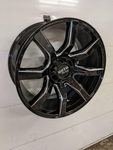 Moto Metal 804 22x10 8x180 -18