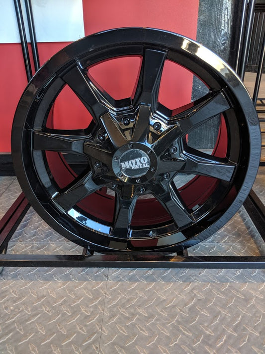 Moto Metal 970 17x8 6x135/139.7 +0mm