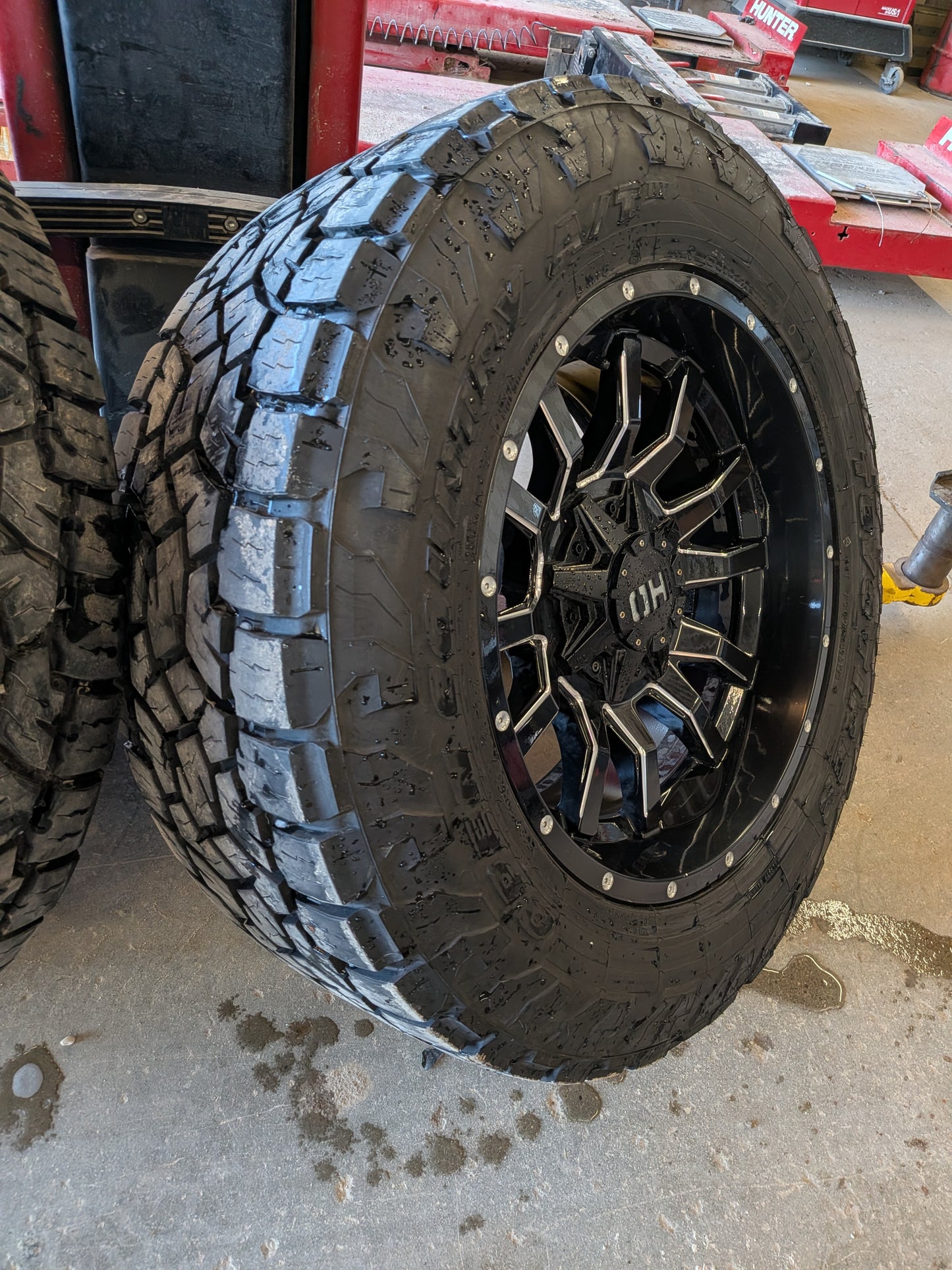 20x10 8x180-295/60r20 Toyo package
